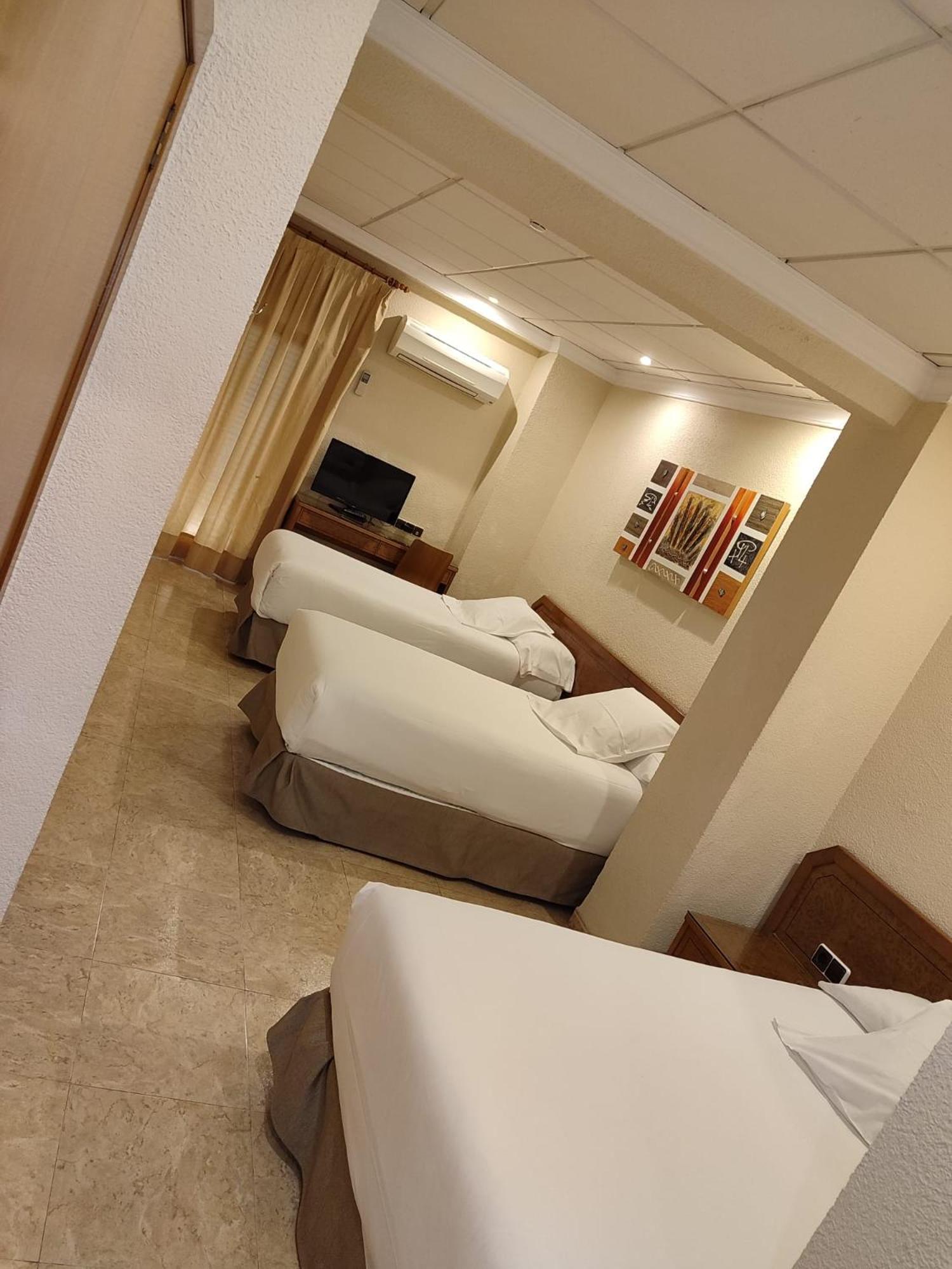 Hostal Moreno スィーヤ エクステリア 写真